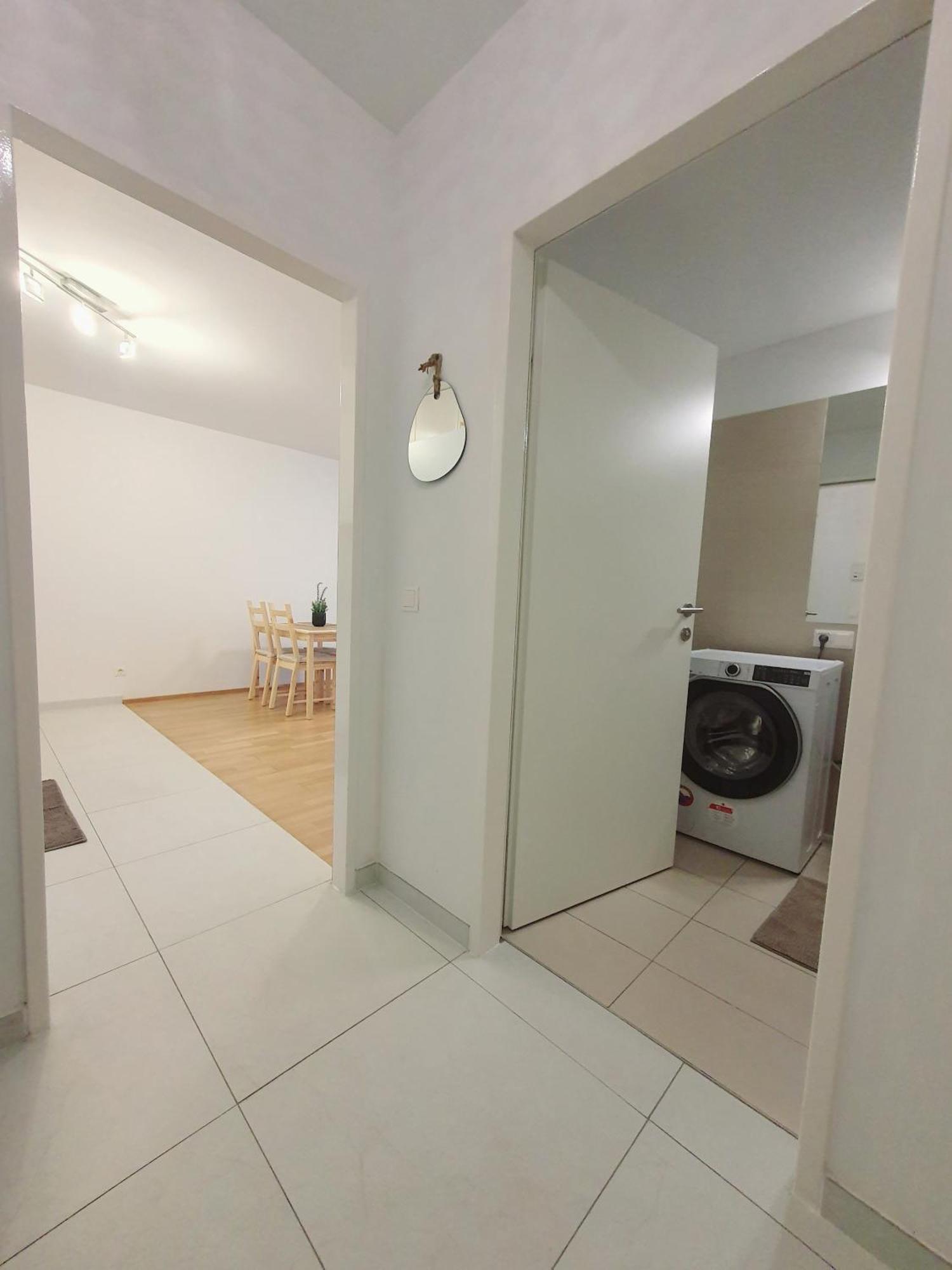 Near Lake One Bedroom Cute Apartment Vienna Exterior photo